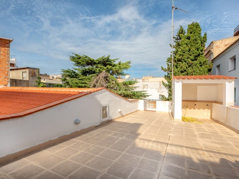 6 sypialnia Finka/Dom wiejski na sprzedaż w Lloret de Mar z garażem - 950 000 € (Ref: 9335498)