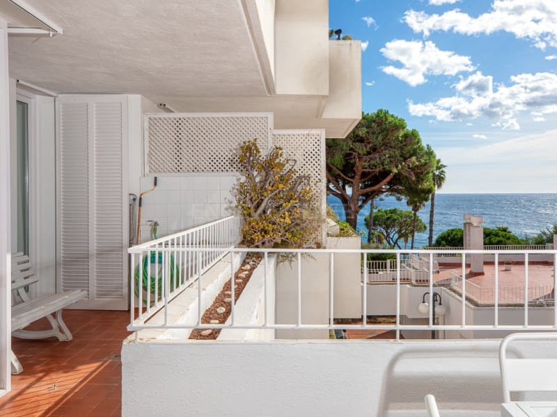 4 bedroom Flat for sale in Blanes with garage - € 575,000 (Ref: 9347720)
