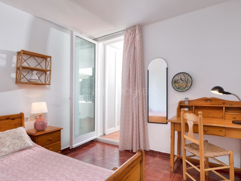 4 bedroom Flat for sale in Blanes with garage - € 575,000 (Ref: 9347720)