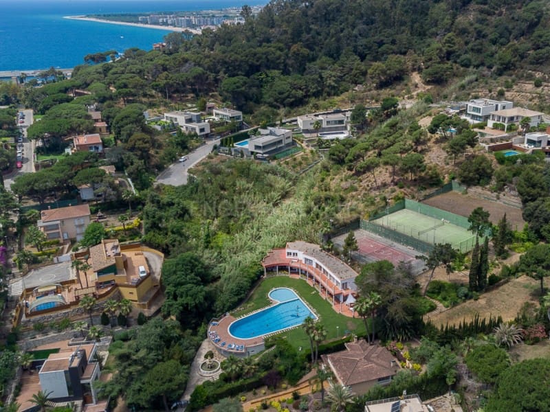 4 bedroom Flat for sale in Blanes with garage - € 575,000 (Ref: 9347720)