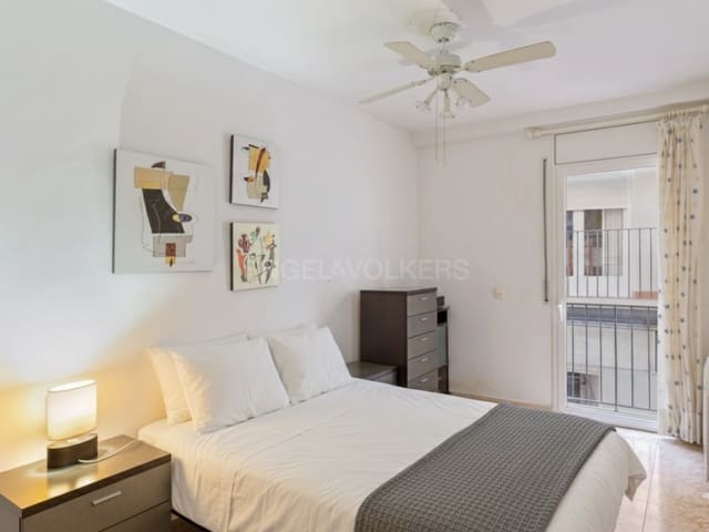 3 bedroom Flat for sale in Blanes with garage - € 250,000 (Ref: 9356329)