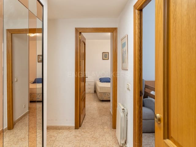 3 bedroom Flat for sale in Blanes with garage - € 250,000 (Ref: 9356329)