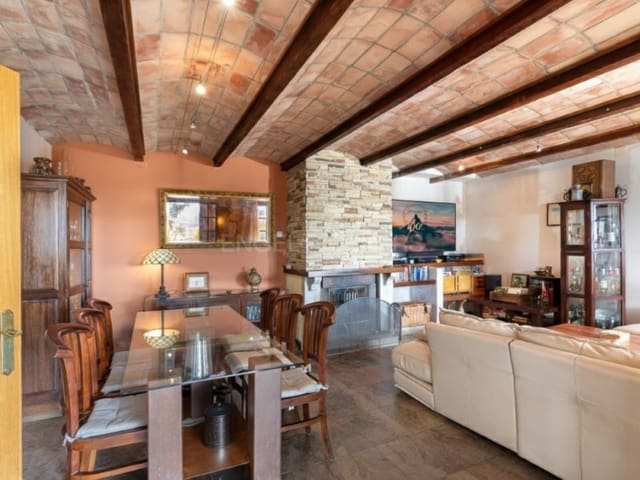 6 slaapkamer Villa te koop in Platja d'Aro, Castell-Platja d'Aro met garage - € 875.000 (Ref: 9362860)