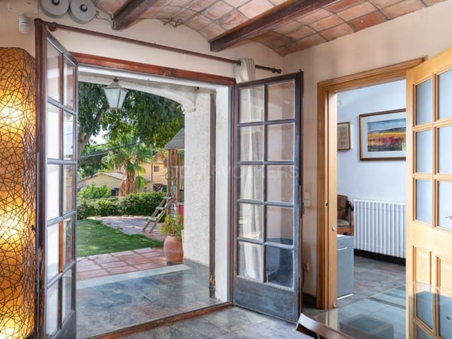 6 slaapkamer Villa te koop in Platja d'Aro, Castell-Platja d'Aro met garage - € 875.000 (Ref: 9362860)