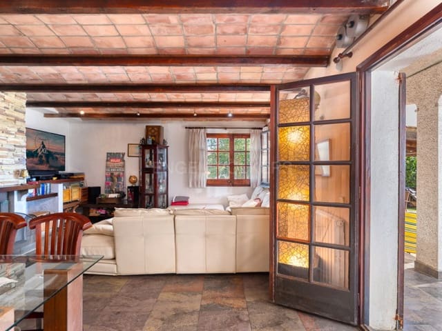 6 slaapkamer Villa te koop in Platja d'Aro, Castell-Platja d'Aro met garage - € 875.000 (Ref: 9362860)