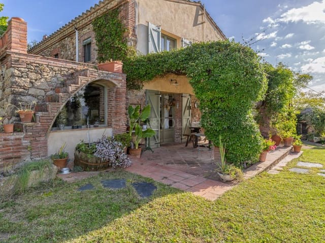 5 bedroom Finca/Country House for sale in Massanes with pool garage - € 920,000 (Ref: 9368972)