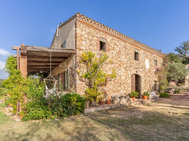 5 bedroom Finca/Country House for sale in Massanes with pool garage - € 920,000 (Ref: 9368972)