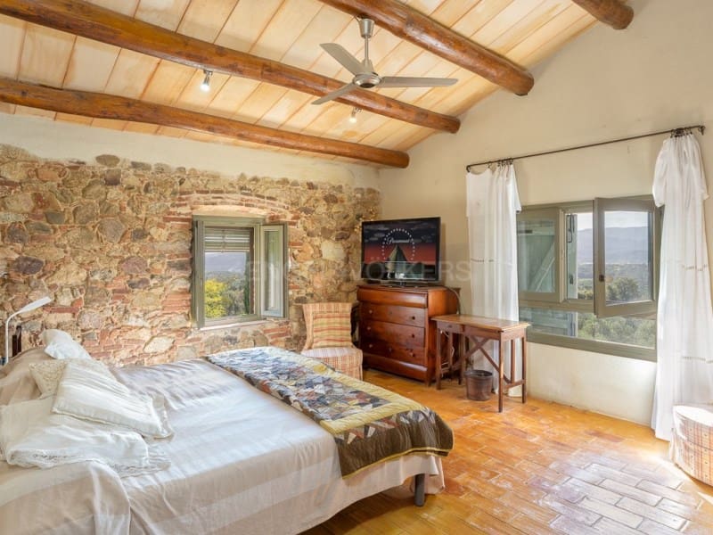 5 slaapkamer Finca/Landhuis te koop in Massanes met zwembad garage - € 920.000 (Ref: 9368972)