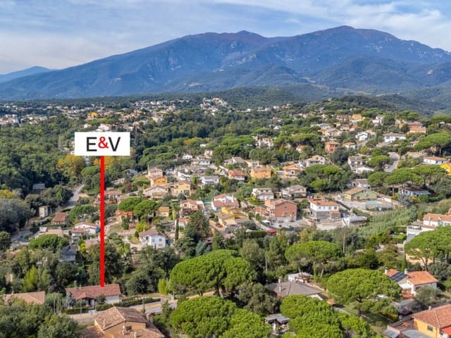 3 bedroom Villa for sale in Riells i Viabrea with pool garage - € 339,000 (Ref: 9372339)