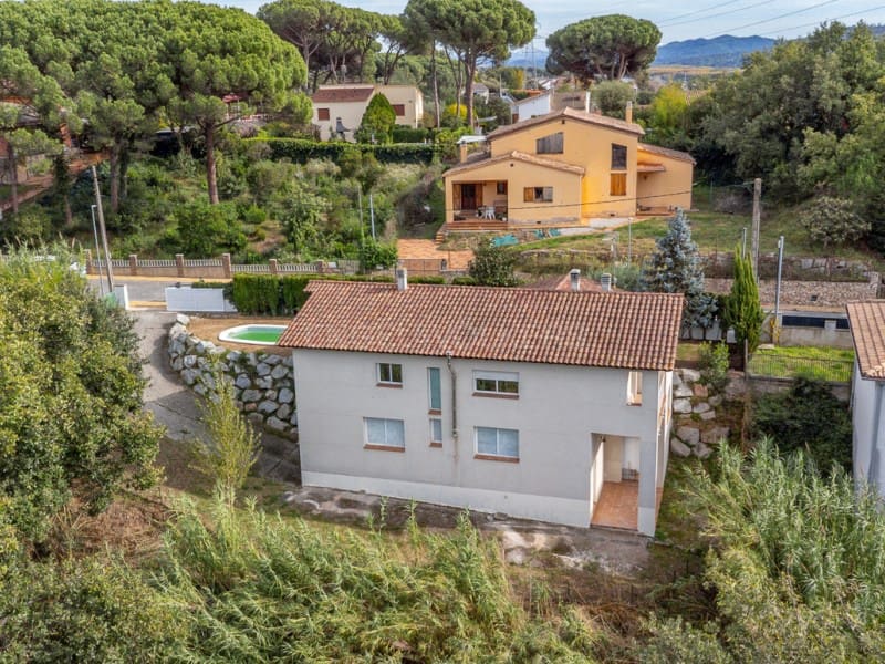 Chalet de 3 habitaciones en Riells i Viabrea en venta con piscina garaje - 339.000 € (Ref: 9372339)