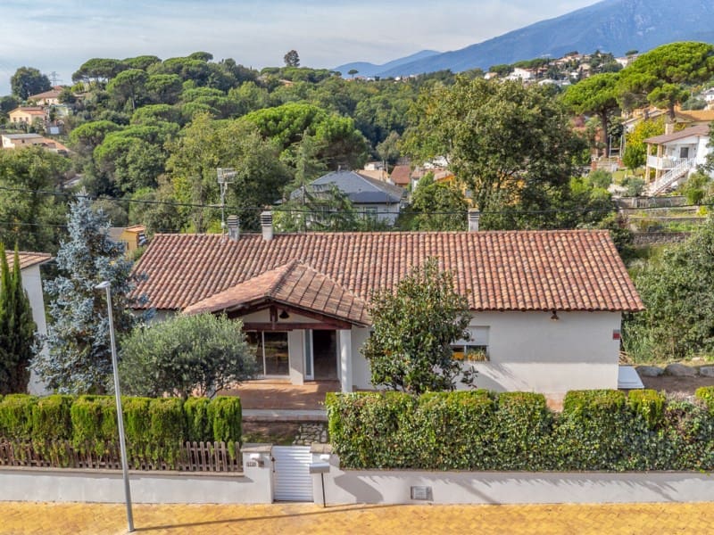 Chalet de 3 habitaciones en Riells i Viabrea en venta con piscina garaje - 339.000 € (Ref: 9372339)