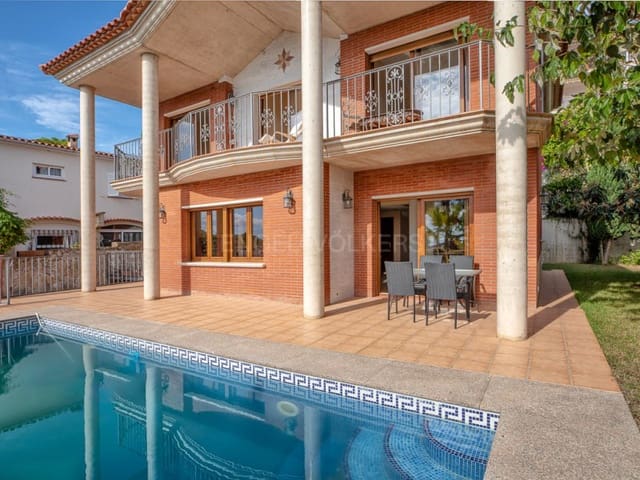 4 soveværelse Villa til salg i Platja d'Aro, Castell-Platja d'Aro med swimmingpool - € 1.120.000 (Ref: 9386027)