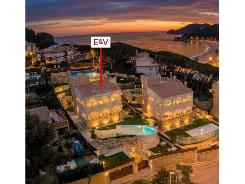 5 slaapkamer Villa te koop in Lloret de Mar met zwembad garage - € 2.300.000 (Ref: 9407986)