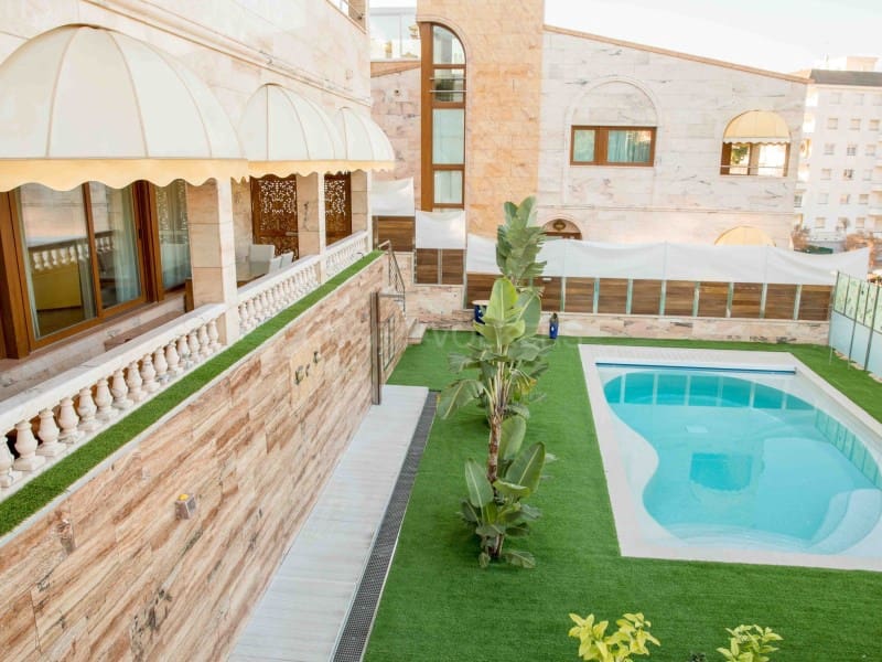 5 slaapkamer Villa te koop in Lloret de Mar met zwembad garage - € 2.300.000 (Ref: 9407986)