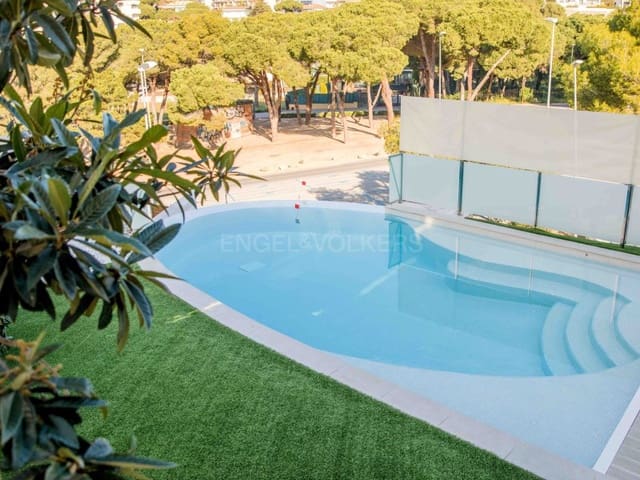 5 soverom Villa til salgs i Fenals, Lloret de Mar med svømmebasseng garasje - € 2 300 000 (Ref: 9407986)
