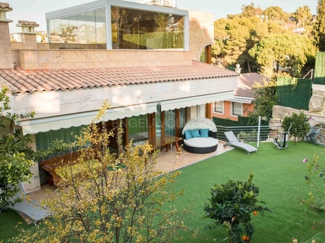 5 soverom Villa til salgs i Fenals, Lloret de Mar med svømmebasseng garasje - € 2 300 000 (Ref: 9407986)