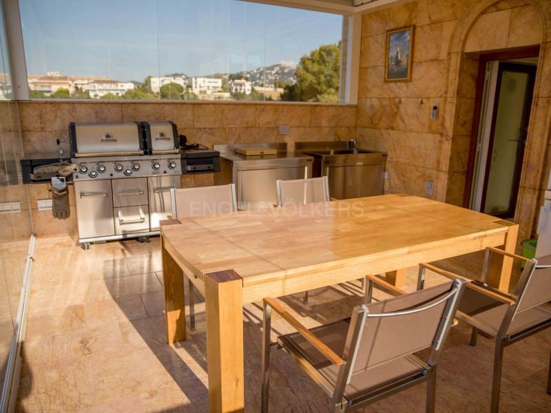 5 slaapkamer Villa te koop in Lloret de Mar met zwembad garage - € 2.300.000 (Ref: 9407986)