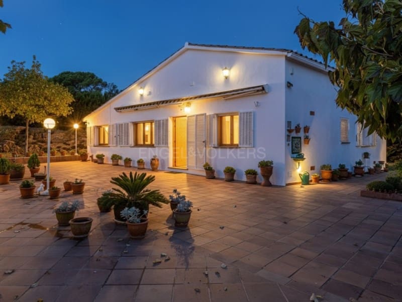 3 chambre Finca/Maison de Campagne à vendre à Vidreres avec piscine garage - 387 000 € (Ref: 9411401)