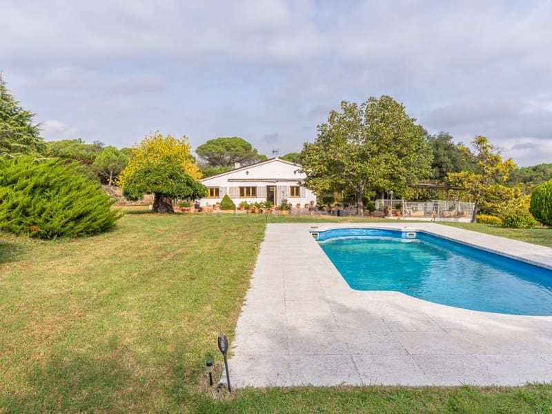 3 chambre Finca/Maison de Campagne à vendre à Vidreres avec piscine garage - 387 000 € (Ref: 9411401)