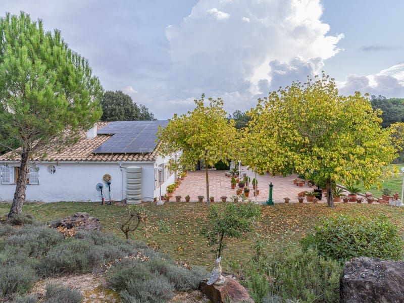 3 chambre Finca/Maison de Campagne à vendre à Vidreres avec piscine garage - 387 000 € (Ref: 9411401)