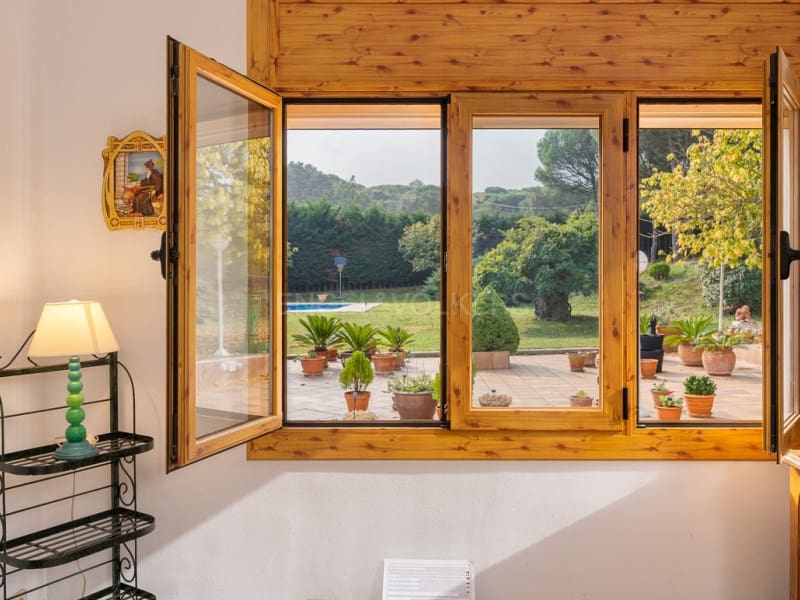 3 chambre Finca/Maison de Campagne à vendre à Vidreres avec piscine garage - 387 000 € (Ref: 9411401)