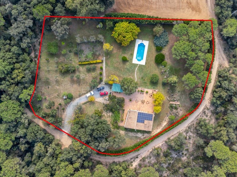 3 chambre Finca/Maison de Campagne à vendre à Vidreres avec piscine garage - 387 000 € (Ref: 9411401)