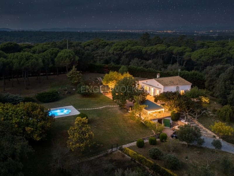 3 chambre Finca/Maison de Campagne à vendre à Vidreres avec piscine garage - 387 000 € (Ref: 9411401)