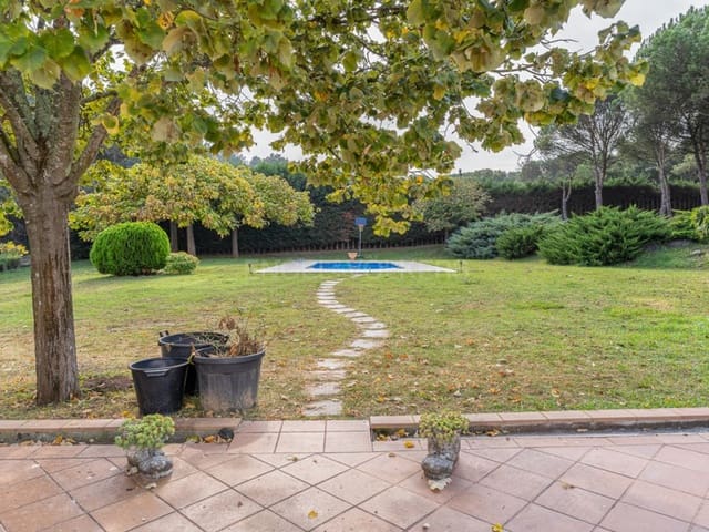 3 sypialnia Finka/Dom wiejski na sprzedaż w Vidreres z basenem garażem - 387 000 € (Ref: 9411401)