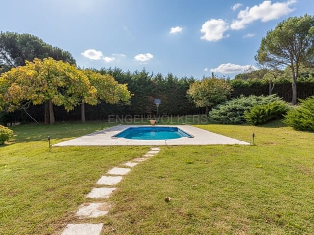 3 sypialnia Finka/Dom wiejski na sprzedaż w Vidreres z basenem garażem - 387 000 € (Ref: 9411401)