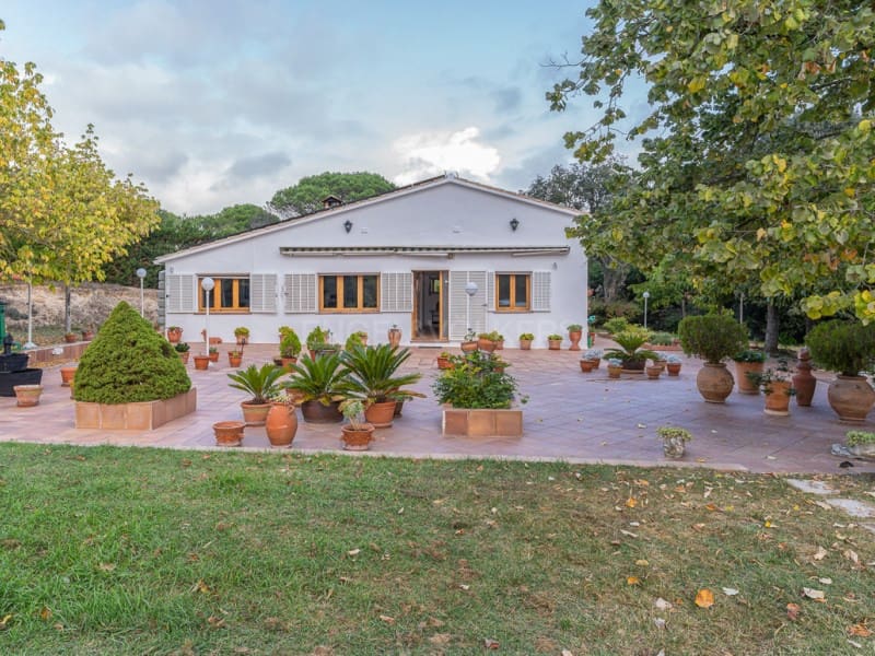 3 chambre Finca/Maison de Campagne à vendre à Vidreres avec piscine garage - 387 000 € (Ref: 9411401)