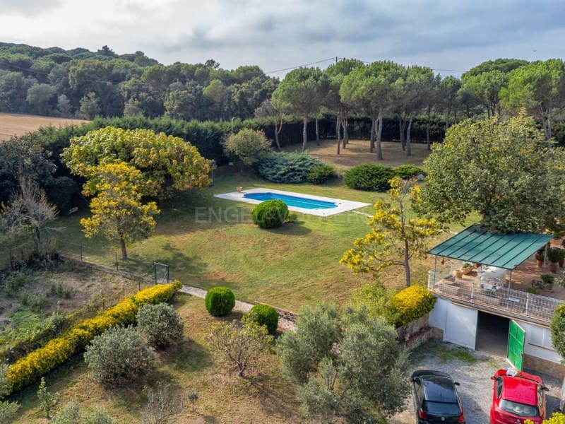 3 chambre Finca/Maison de Campagne à vendre à Vidreres avec piscine garage - 387 000 € (Ref: 9411401)