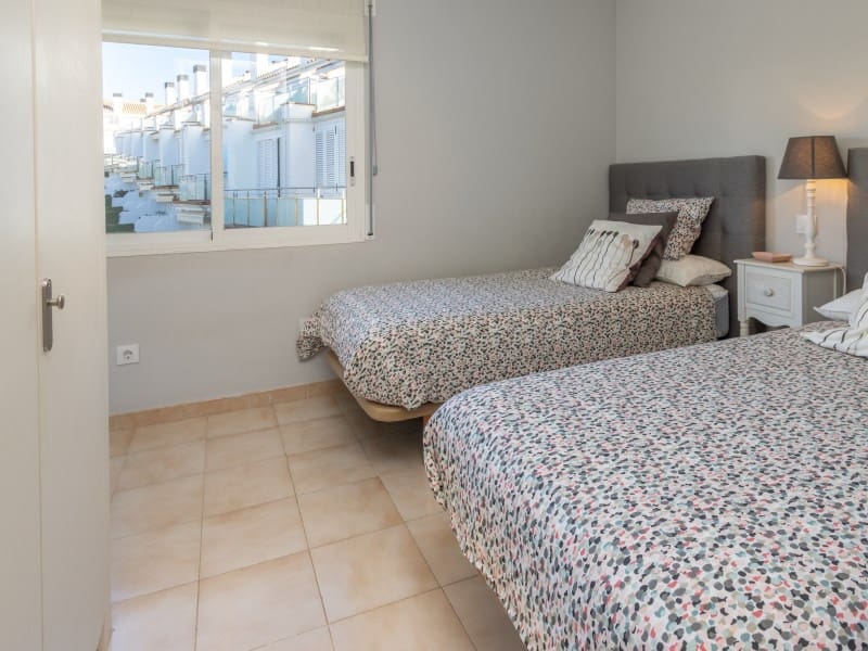 3 makuuhuone Omakotitalo myytävänä paikassa S'Agaro mukana uima-altaan 
autotalli - 560 000 € (Ref: 9440163)