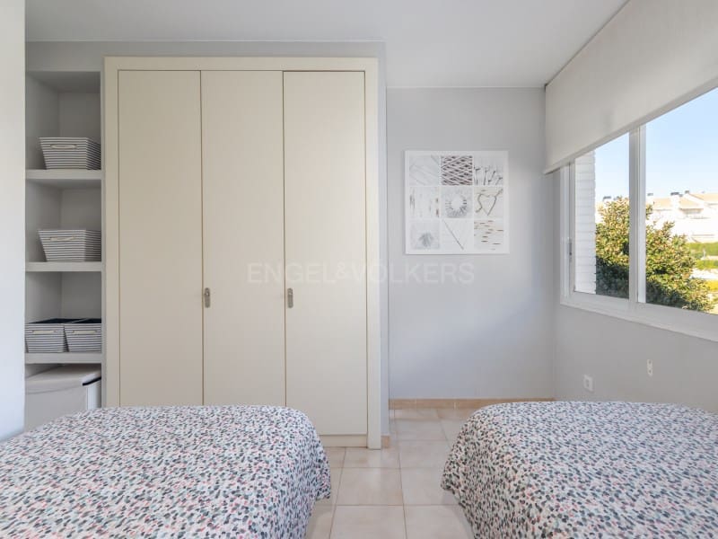 3 makuuhuone Omakotitalo myytävänä paikassa S'Agaro mukana uima-altaan 
autotalli - 560 000 € (Ref: 9440163)