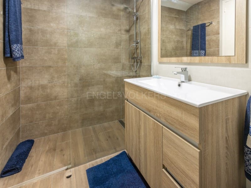 3 makuuhuone Omakotitalo myytävänä paikassa S'Agaro mukana uima-altaan 
autotalli - 560 000 € (Ref: 9440163)