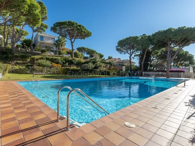 Apartamento de 2 habitaciones en Platja d'Aro, Castell-Platja d'Aro en venta con piscina - 270.000 € (Ref: 9440164)