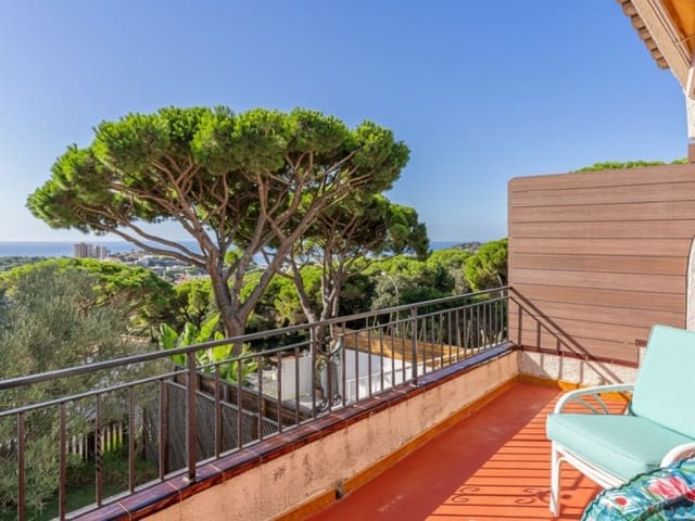 3 soveværelse Byhus til salg i Sant Feliu de Guíxols med garage - € 469.000 (Ref: 9446675)