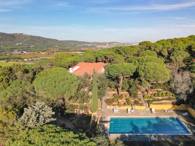5 soveværelse Finca/Landehus til salg i Castell d'Aro, Castell-Platja d'Aro med swimmingpool garage - € 845.000 (Ref: 9449215)