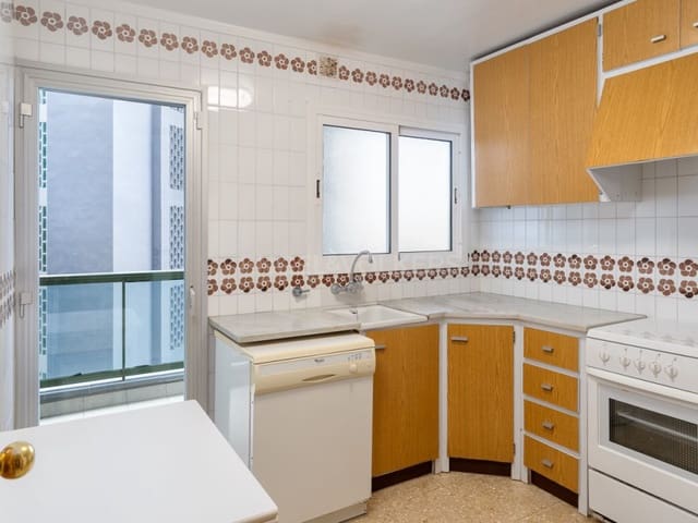 3 makuuhuone Huoneisto myytävänä paikassa Platja d'Aro, Castell-Platja d'Aro mukana 
autotalli - 490 000 € (Ref: 9462395)