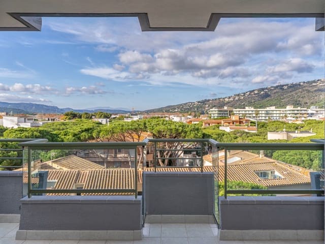 3 makuuhuone Huoneisto myytävänä paikassa Platja d'Aro, Castell-Platja d'Aro mukana 
autotalli - 490 000 € (Ref: 9462395)