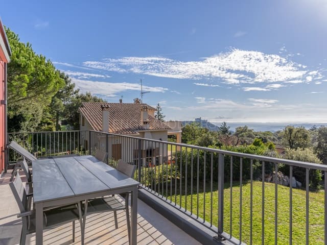 4 soverom Villa til salgs i Arbúcies med svømmebasseng garasje - € 485 000 (Ref: 9502678)