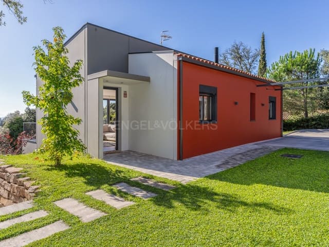 4 soverom Villa til salgs i Arbúcies med svømmebasseng garasje - € 485 000 (Ref: 9502678)