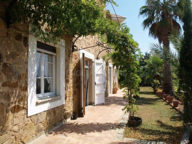 4 sovrum Villa till salu i Blanes med garage - 795 000 € (Ref: 9574866)