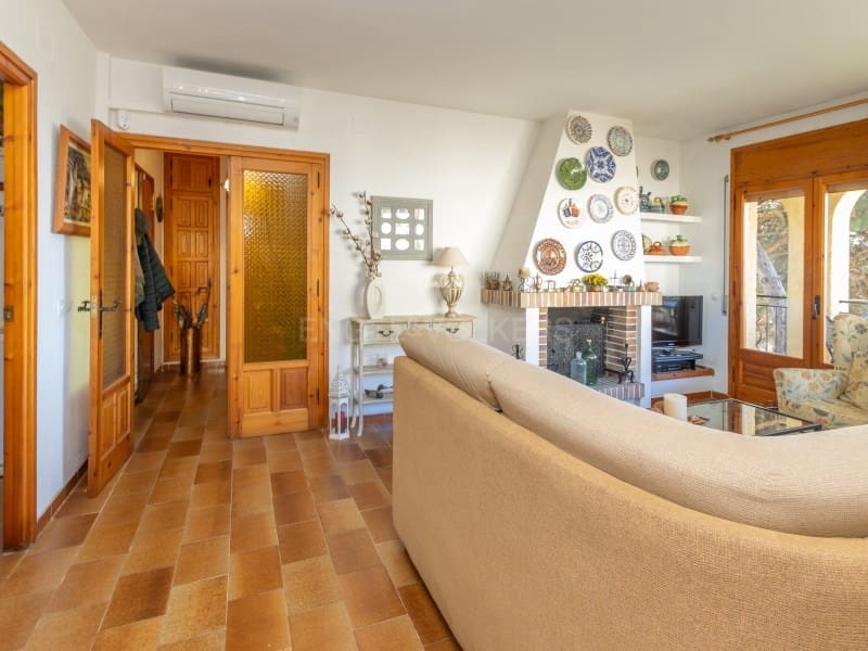 3 sovrum Villa till salu i Lloret de Mar med pool - 440 000 € (Ref: 9576564)