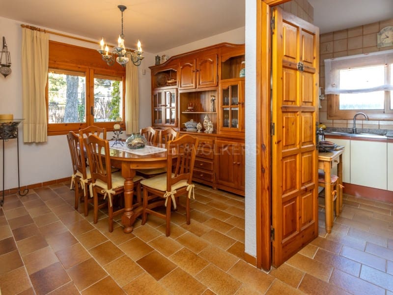 3 sovrum Villa till salu i Lloret de Mar med pool - 440 000 € (Ref: 9576564)