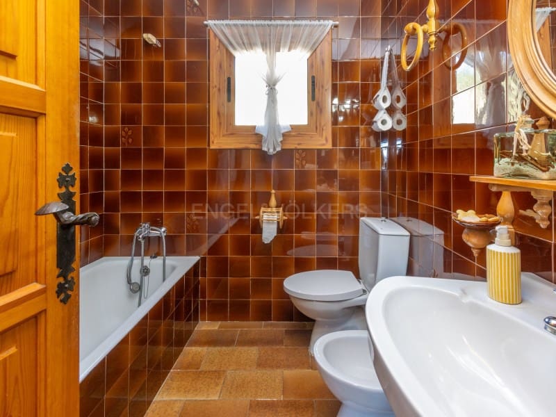 3 sovrum Villa till salu i Lloret de Mar med pool - 440 000 € (Ref: 9576564)