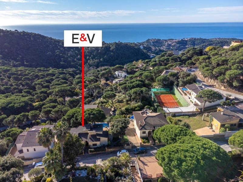 3 sovrum Villa till salu i Lloret de Mar med pool - 440 000 € (Ref: 9576564)