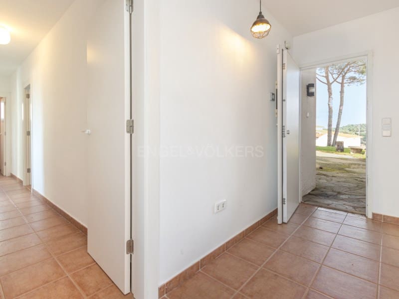 4 sypialnia Willa na sprzedaż w Lloret de Mar z basenem garażem - 835 000 € (Ref: 9582980)