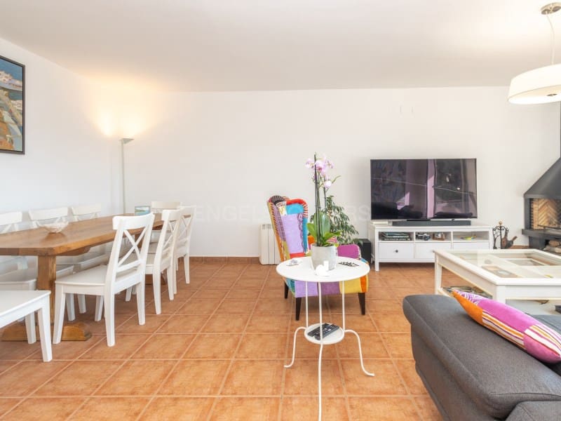 4 sypialnia Willa na sprzedaż w Lloret de Mar z basenem garażem - 835 000 € (Ref: 9582980)