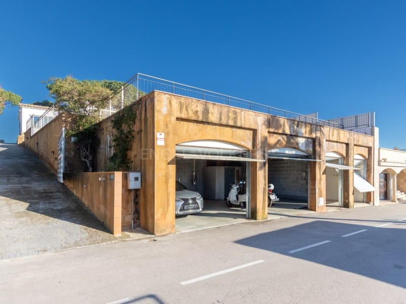 4 sypialnia Willa na sprzedaż w Lloret de Mar z basenem garażem - 835 000 € (Ref: 9582980)