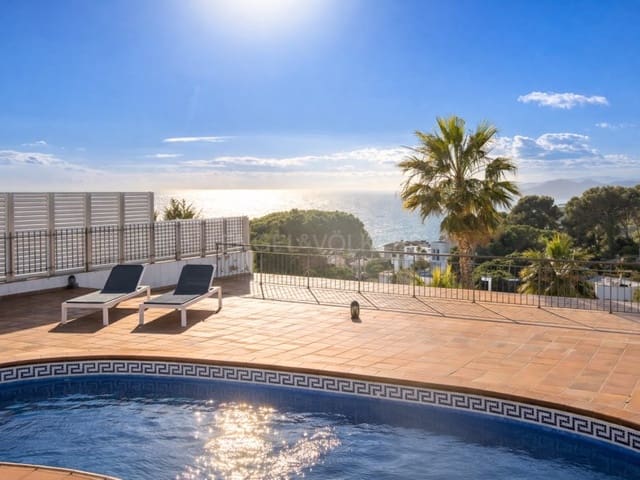 4 sypialnia Willa na sprzedaż w Canyelles, Lloret de Mar z basenem garażem - 835 000 € (Ref: 9582980)